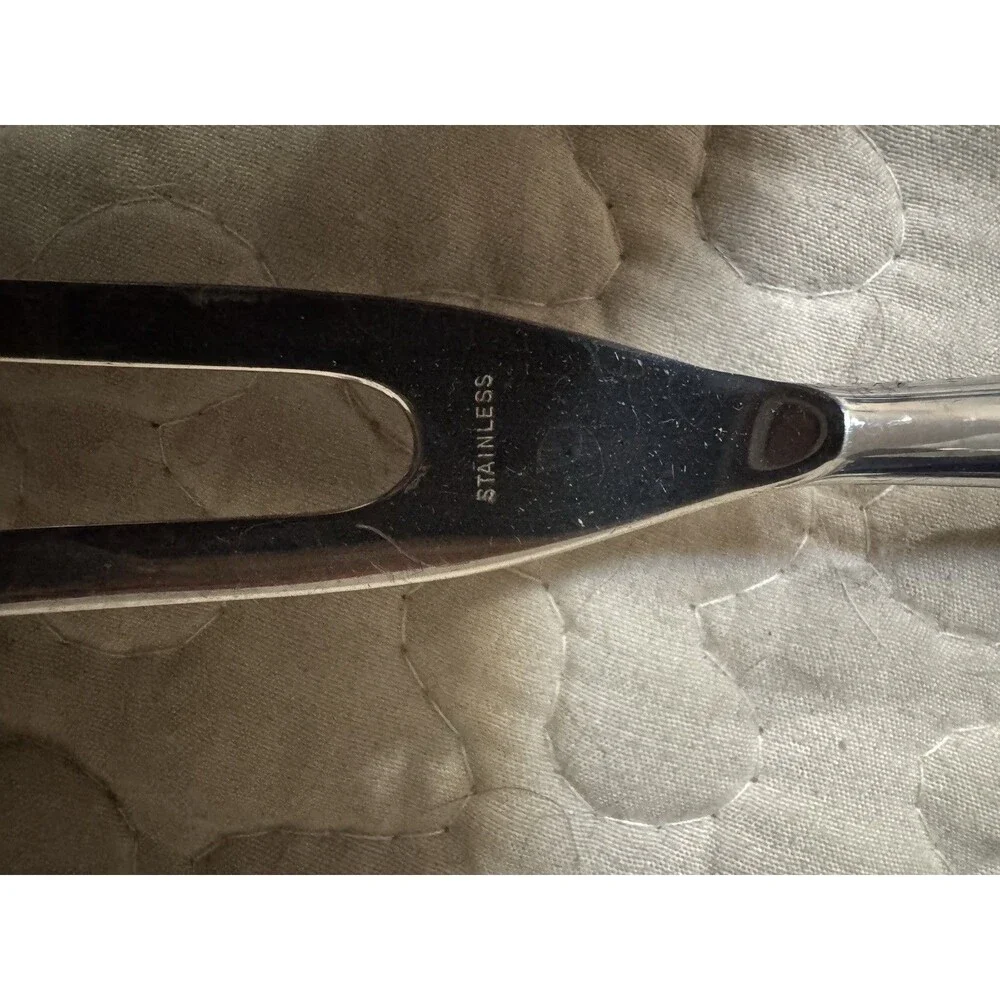 1847 ROGERS BROS FIRST LOVE INTERNATIONAL SILVER PLATE 2PC ROAST CARVING SET